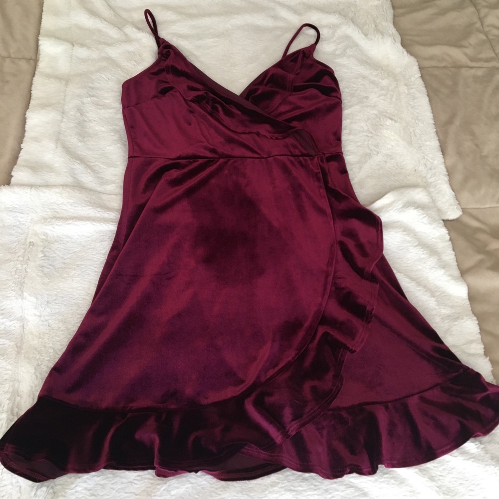 BNWT AQUA maroon velvet mini dress size L